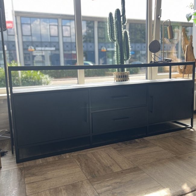 Sideboard Olga – Mangoholz – 200 cm – WGXL Kollektion – Wiegers XL meubels en tuinmeubelen